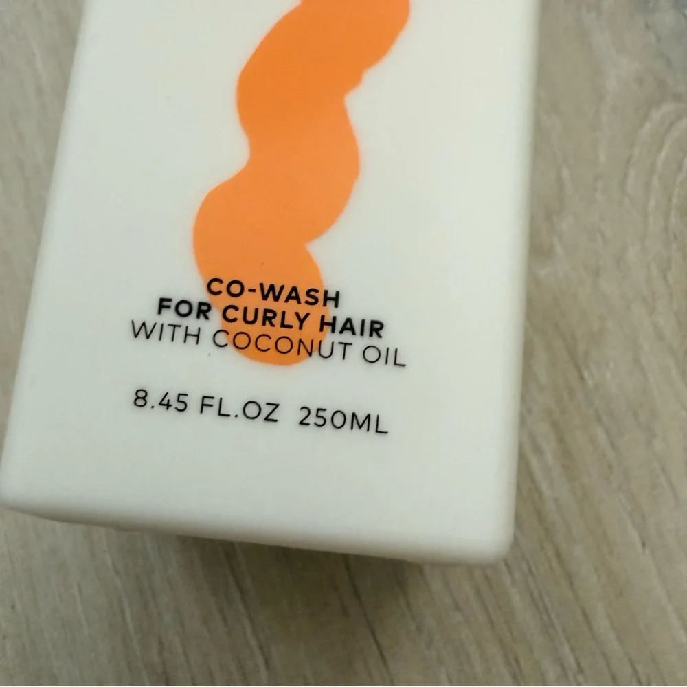 We The Curl Co-Wash for Curly Hair - White and Orange Full size  8.45Fl Oz